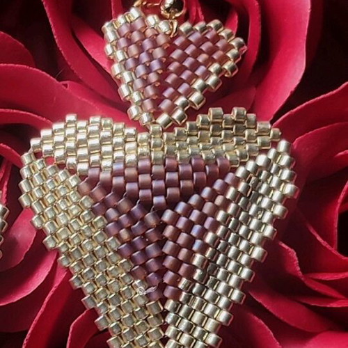 Heart-shaped Miyuki handmade earrings made to order, red and gold