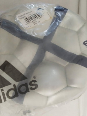 Μπάλα Ποδοσφαίρου Adidas No5 σαν καινούργια με τοπικό ξεφλούδισμα