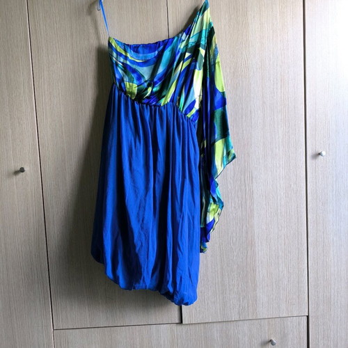 Formal one-shoulder dress with satin and batwing sleeve, size 4