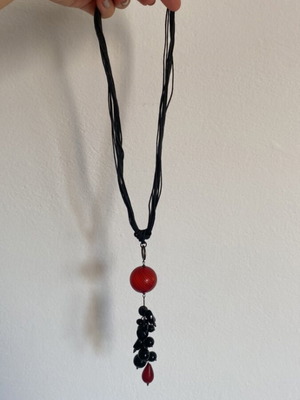 Mazaraki necklace with luxury pouch used, vintage