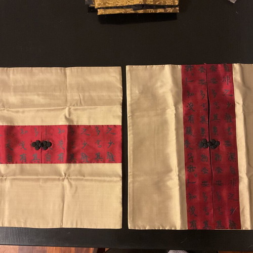 Chinese silk pillow cases like new, 40x40 cm, set of 2