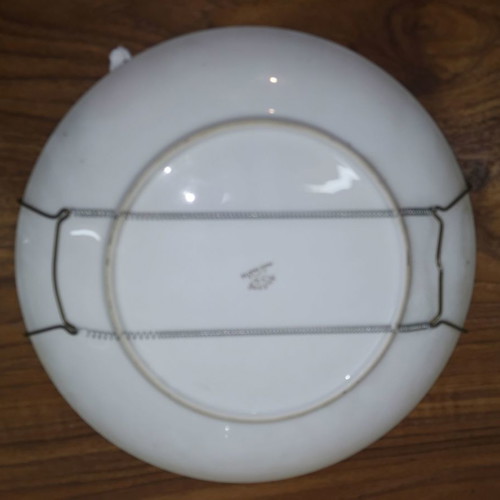Kutani collectible wall plates used, white porcelain with gold design