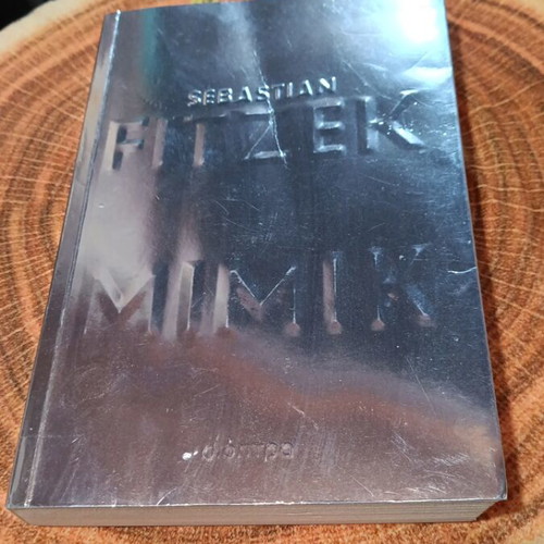 Mimik novel like new