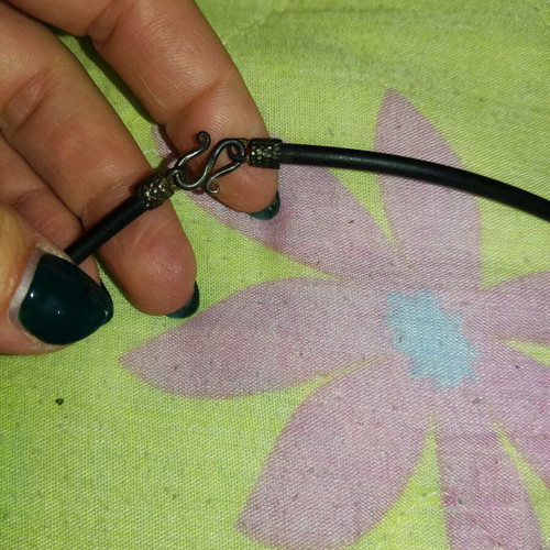 Chocker necklace black like new with knitted design and chains