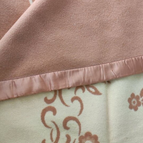 Double-sided wool blanket like new