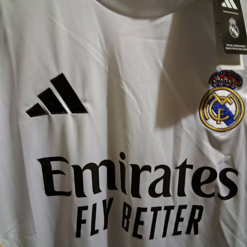 Real Madrid home jersey like new, size Medium
