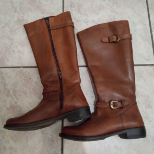 Women's brown boots size 36