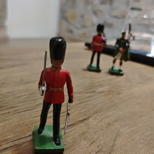 W. Britain metal miniature set