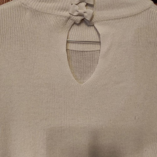 Ecru knitted sweater new, size M