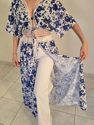 Kimono dress white-blue floral with lace details and belt, like new