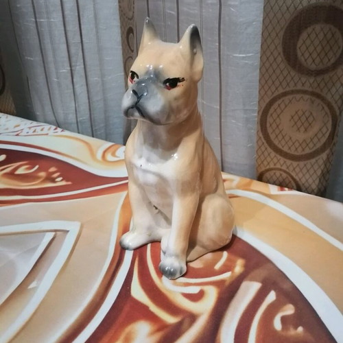 Decorative dog used in excellent condition