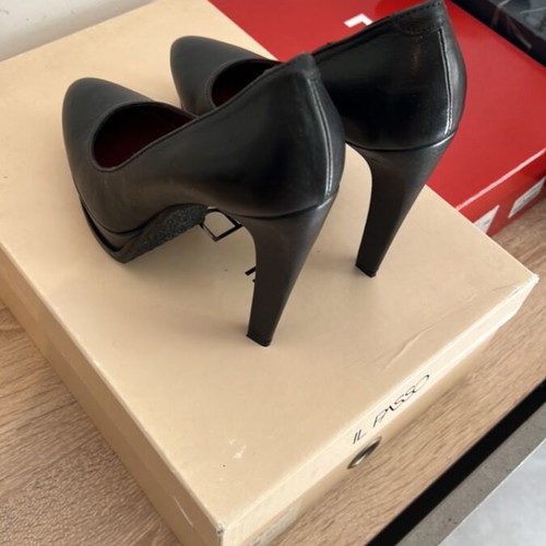 Logan black leather pumps new, 12 cm heels