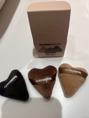 Huda Beauty puffies σετ σφουγγαράκια για πούδρα, καινούργια