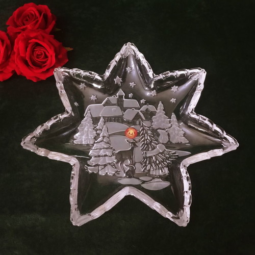 Walther Glass Mikasa Christmas Carol plate new, Christmas star design