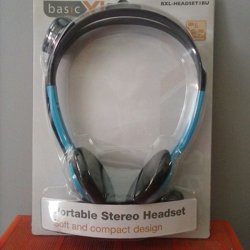 BasicXL Portable Stereo Headset with Microphone