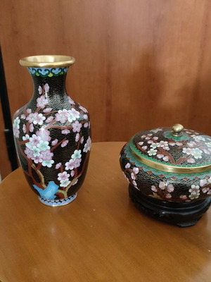 Cloisonné vase like new, 25 cm height, decorated with flowers