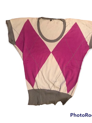 Benetton knitted cotton blouse used with large purple diamonds, size S