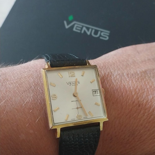 Venus vintage wristwatch 1970s like new, white dial