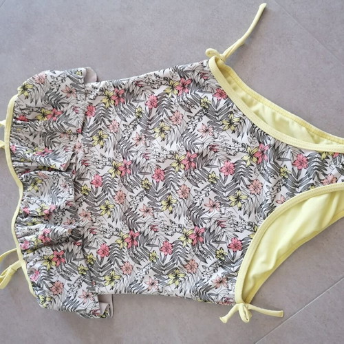 H&M Girls' One-Piece Swimsuit like new, colorful with ruffles