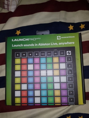 Novation Launchpad Mini MK3 like new with original USB and box