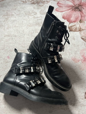 Zara women's black boots with decorative stones and buckles used, size 39