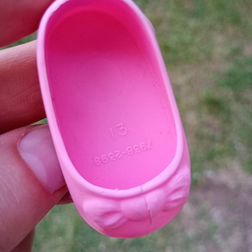 Lil Miss doll shoes vintage 80s used with crack
