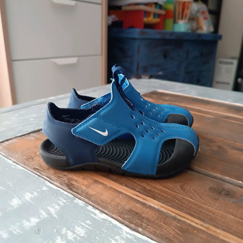 Nike baby boy summer sandals blue size 25 like new