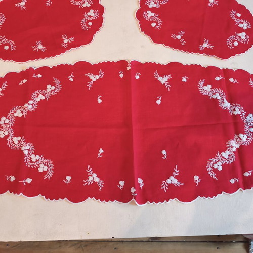 Vintage set of 4 embroidered table linens