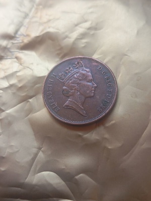 Elizabeth II 2 Pence Coin 1988 Like New