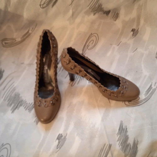 Used pumps size 38.5 beige and brown, excellent condition