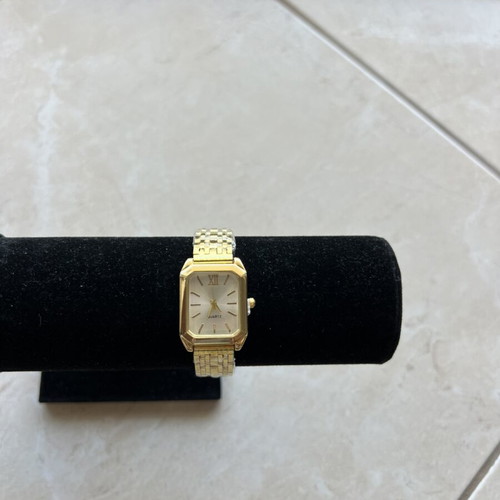 Women's watch new gold color