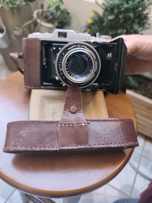 Ercona II camera used with leather case