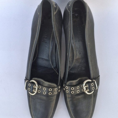 Leather black pumps like new, size 38