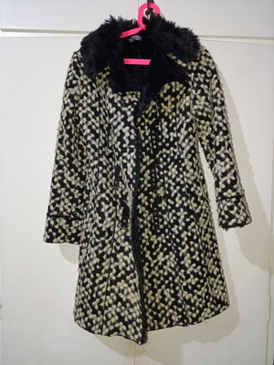 Women's coat size M like new, wool with fur lining inside