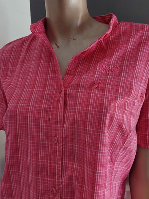Jack Wolfskin women's short-sleeve checked shirt large, like new, fuchsia