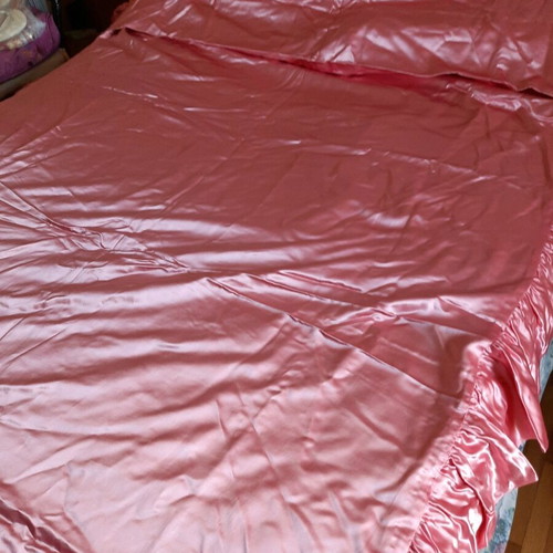 Satin couvre lit used, width 1.63 m length 2.24 m