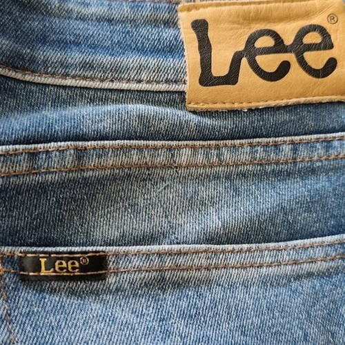 Lee jeans model S Scarlet like new, size W29 L31
