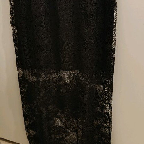 Long lace skirt like new, black