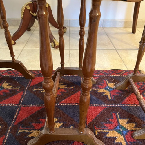 Set of 3 solid wood nesting tables like new, classic style