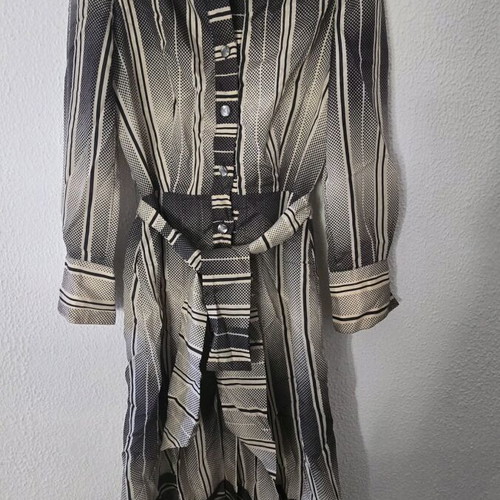 Dress like new black and beige with buttons and belt