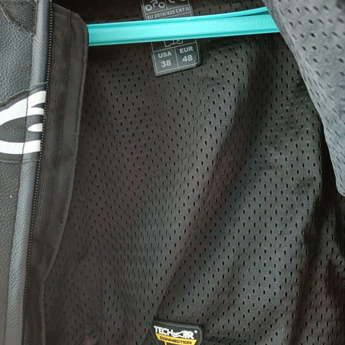 Alpinestars GP-R V2 leather jacket like new, Techair compatible, size 48