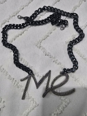 Necklace unique timeless like new, black and silver