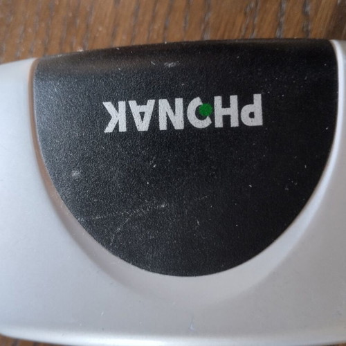Senso Wider Digital Hearing Aid used with 3 batteries included