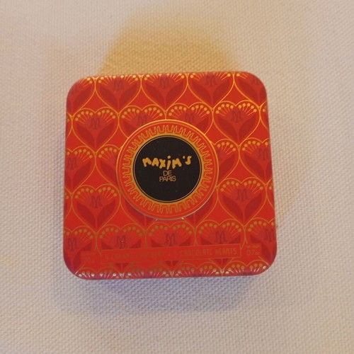 Maxim's Small Metal Case like new