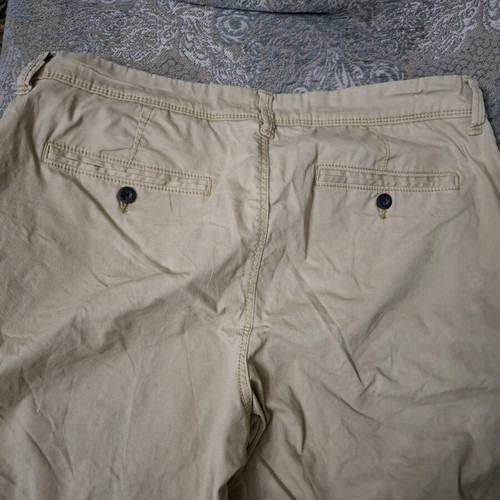 Aeropostale bermuda shorts like new, size M, beige