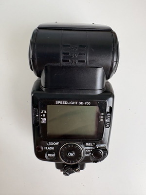 Nikon SpeedLight SB-700 flash unit