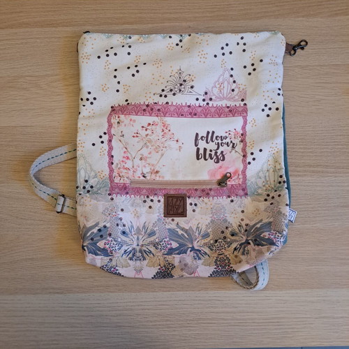 LazyDayz fabric backpack like new, multicolor