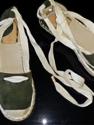 Coco Perla sandals and platforms new, beige and green, size 37