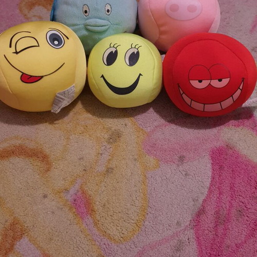 Plush balls like new, set