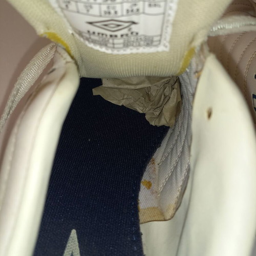 Umbro women's athletic shoes size 39.5 like new, white beige